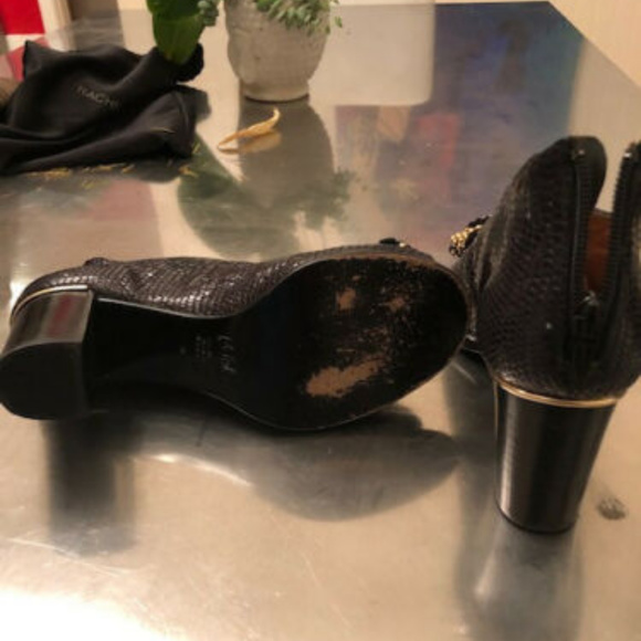 Maloles Timeless Black Leather with Gold Bow - Picture 5 of 6